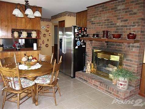 4th image of 1220 Meadow Ln
