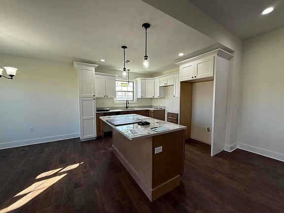 4th image of 864 Denali Dr