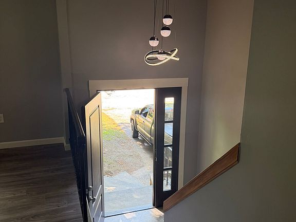 4th image of 2 Libby Ln