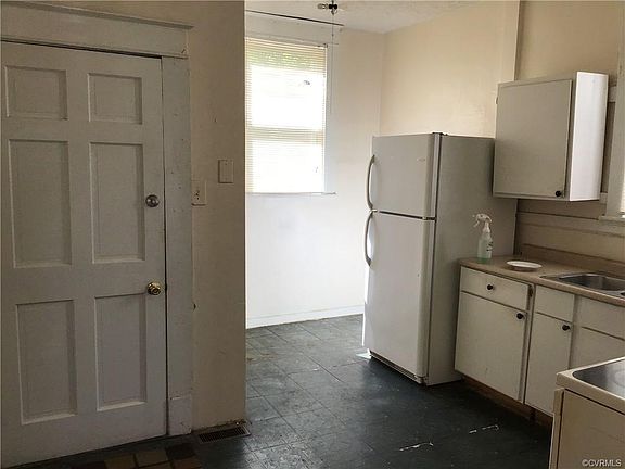 5th image of 1606 Monteiro St
