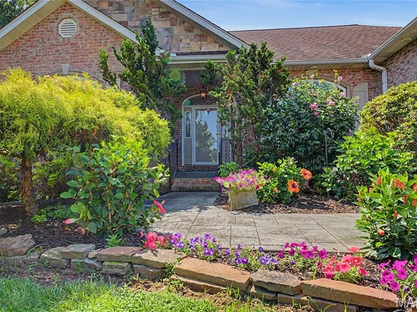 1863 Greenbrier St, Cape Girardeau, MO 63701