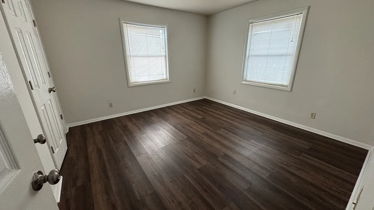 Building Photo - 1437 Berkshire Dr
