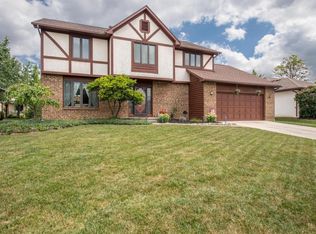 2406 Parkview Dr, Grove City, OH 43123