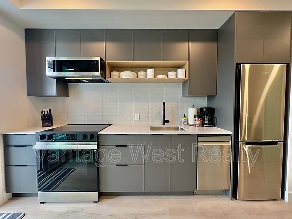 5th image of 620 Coronation Ave #410