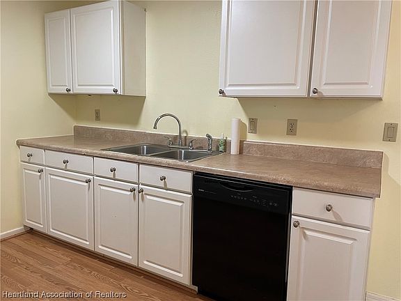 4th image of 1826 Cedarbrook St