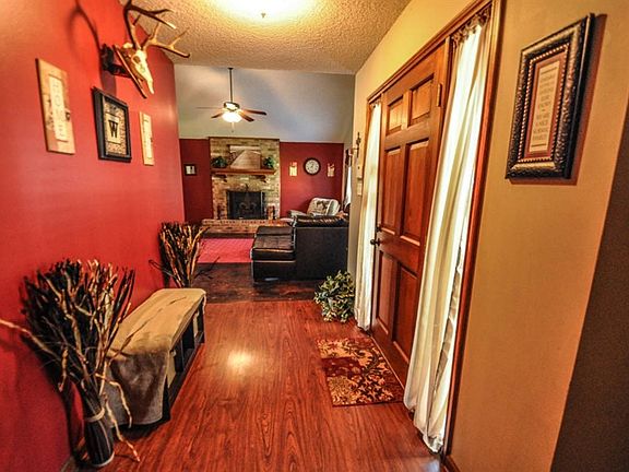 3rd image of 306 Teakwood Dr