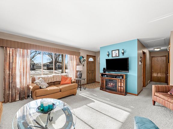 3rd image of 537 Craig Ave