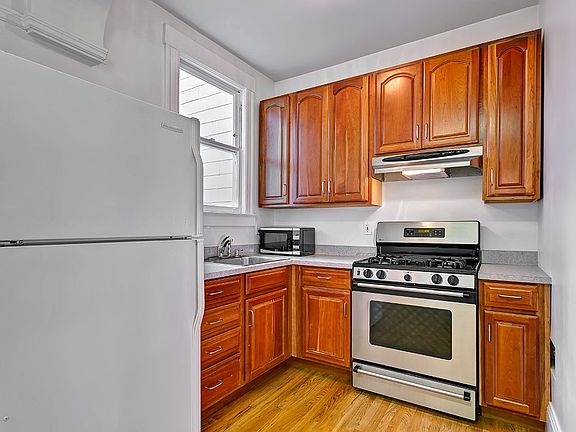 3rd image of 1545 Lombard St APT 3