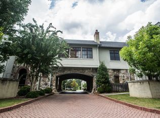 3130 Parkridge Dr APT 204, Homewood, AL 35209
