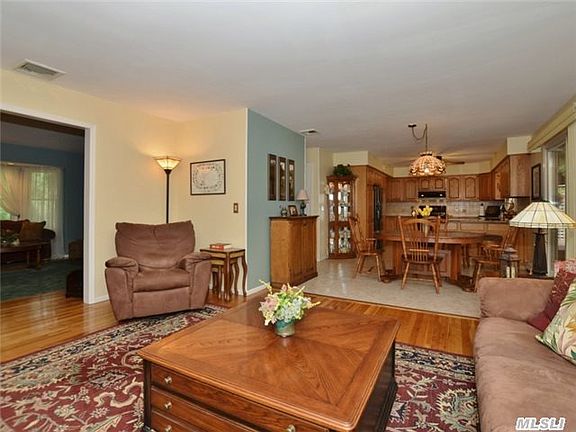 5th image of 88 Norton Dr