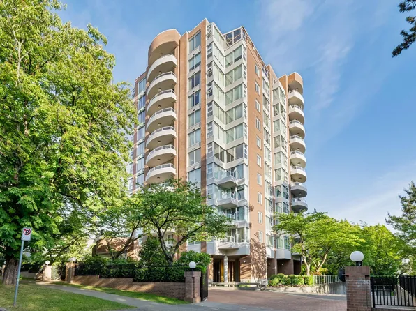 2350 W 39th Ave #901, Vancouver, BC V6M 1T9