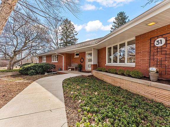 3rd image of 31 Montclair Rd