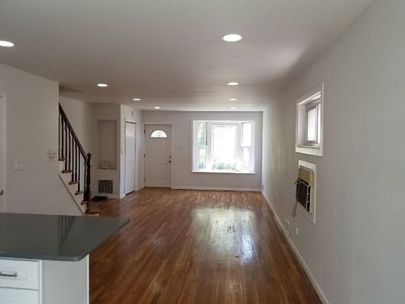2nd image of 15505 Linden Blvd