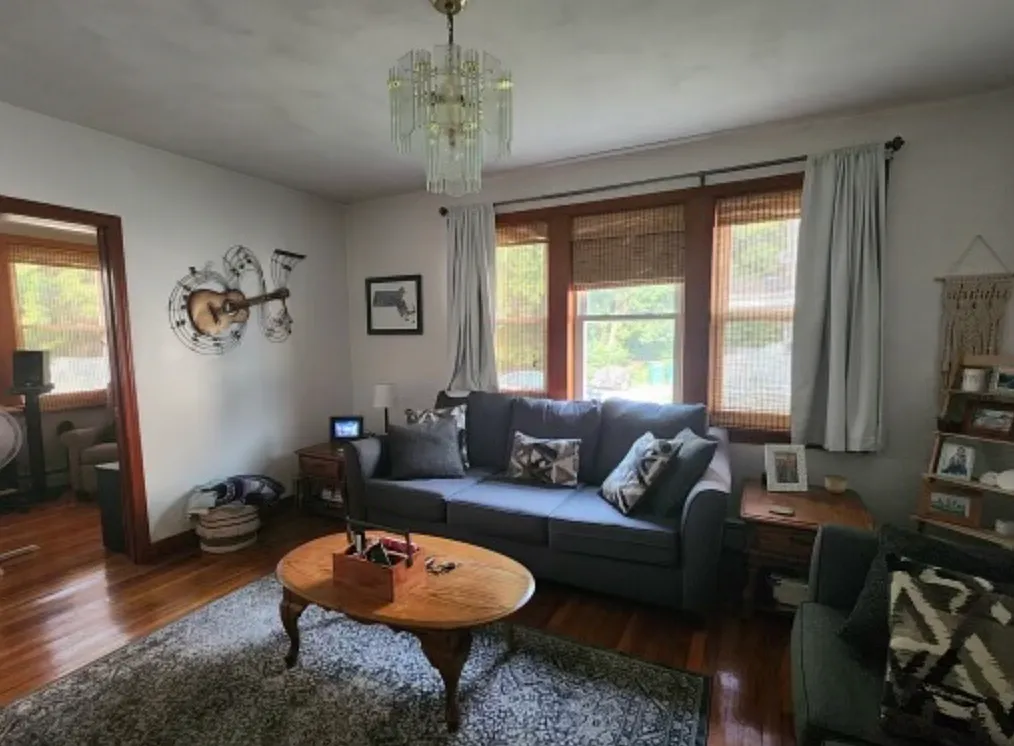 1 bed, 900 sqft, $2,300 — Photo 2