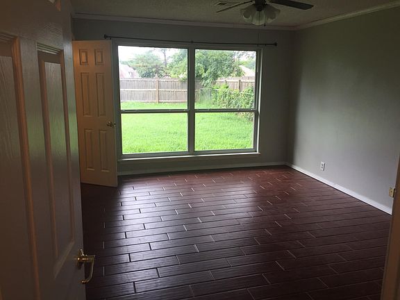 5th image of 1008 W Washington Pl S