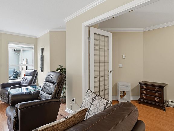 5th image of 15272 20th Ave #106