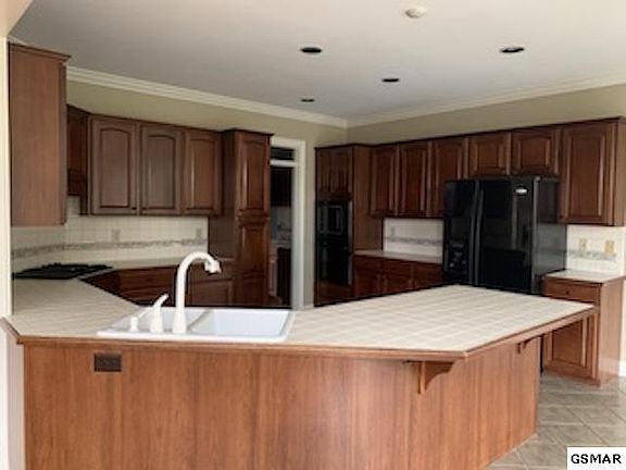 4th image of 1316 Edinburgh Pl