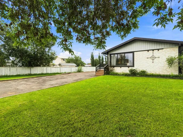5103 57th Ave, Leduc, AB T9E 5S4