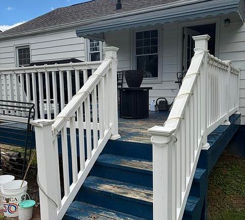 3rd image of 2517 Maiden Ln SW