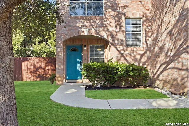 3 bed, 2.5 bath, 1879 sqft, $1,950 — Photo 3