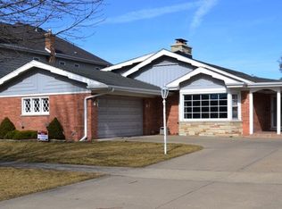3520 W 96th St, Evergreen Park, IL 60805