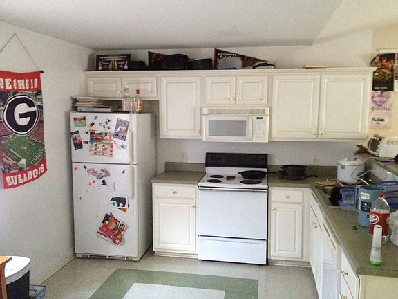 5th image of 156 Athens Ave