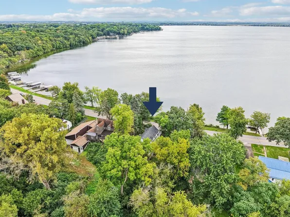 W7952 County Road B, Lake Mills, WI 53551
