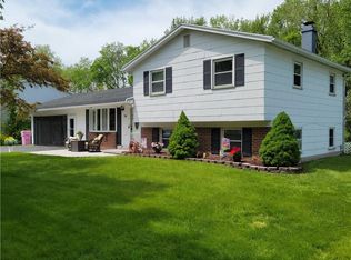 34 Mercury Dr, Rochester, NY 14624