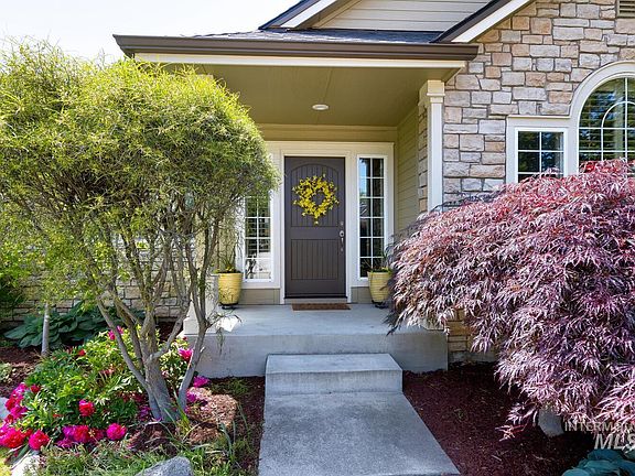 3rd image of 9407 W Pebblestream Dr