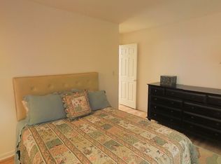 7922 Chelsea Dr #14, Woodridge, IL 60517