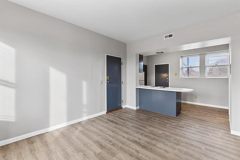 1st image of 1642 S 39th St #3S