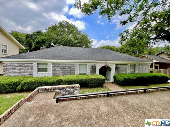 401 Roseland Ave, Victoria, TX 77901