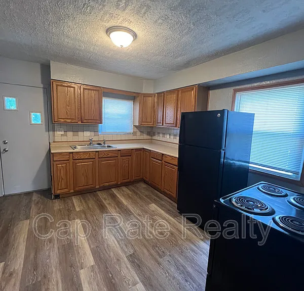 924 E 18th Ave — Photo 6