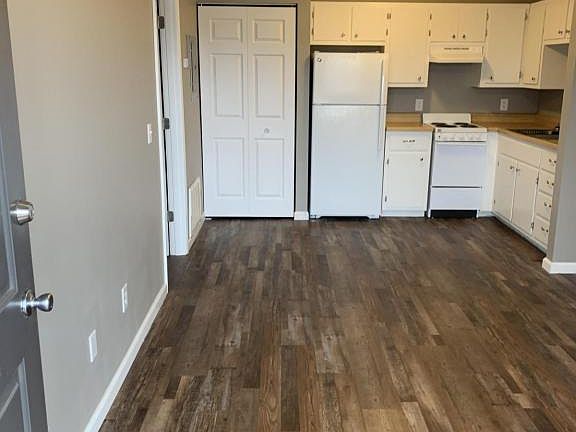 3rd image of 405 W Legion Blvd #D