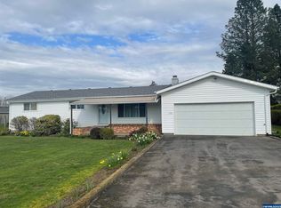 1398 Cascade Dr, Lebanon, OR 97355