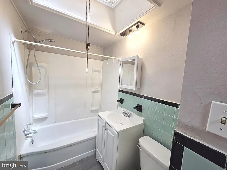 6653 Perry Ave — Photo 12