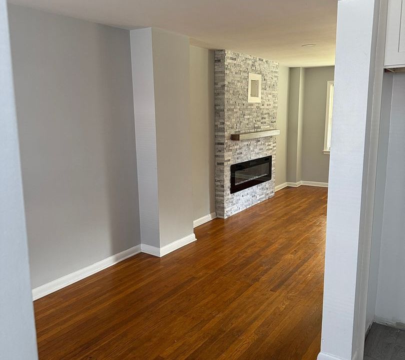 1st image of 2231 Graythorn Rd