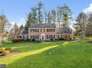 6 Willow Pond Rd, Malvern, PA 19355