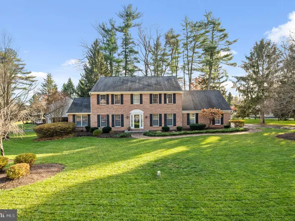 6 Willow Pond Rd, Malvern, PA 19355