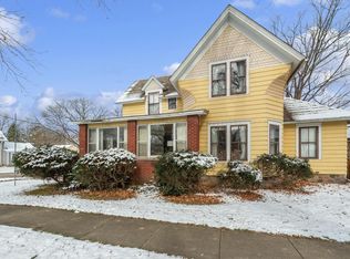 433 Spring St, Lake Geneva, WI 53147