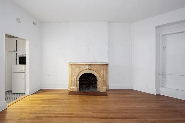 Rented by Kaden Realty | media 7