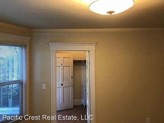 5th image of 518 Federal Ave E #1