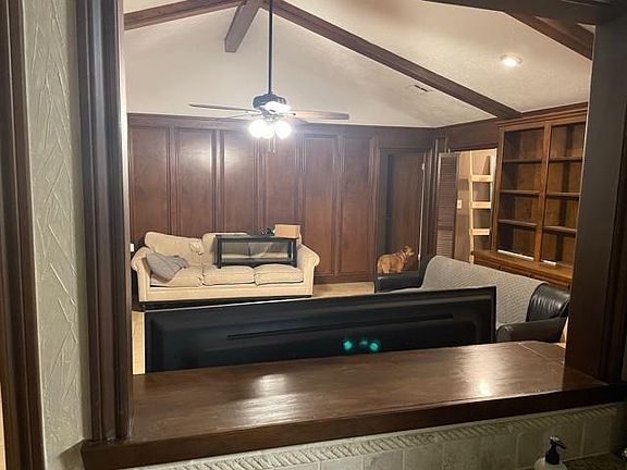 3rd image of 10723 Valley Hills Dr