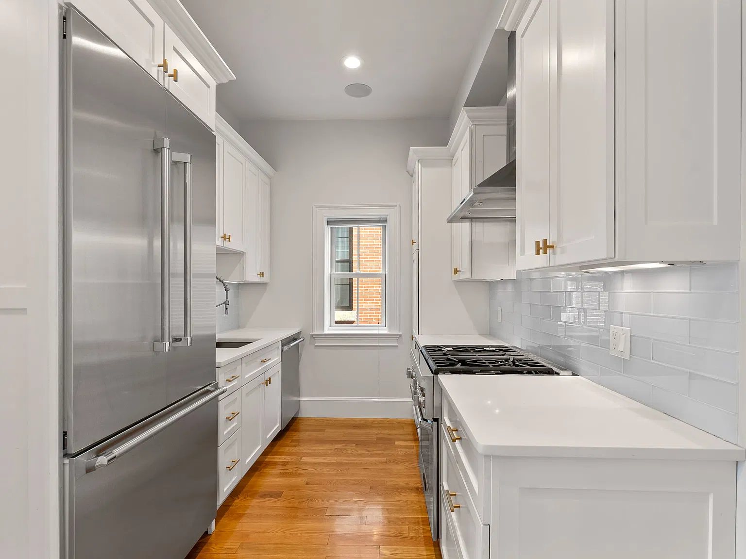 3 bed, 1320 sqft, $6,000 — Photo 3