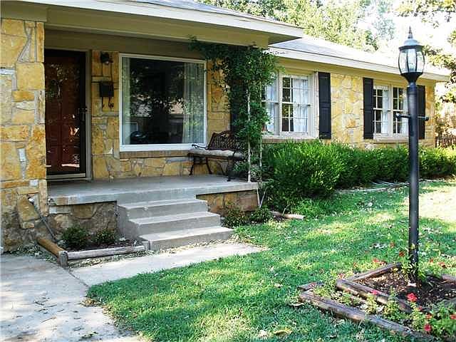 1st image of 1017 E Idaho St