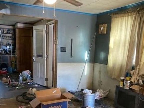4th image of 28 E Hazard St