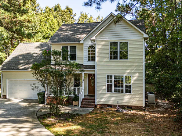 306 Lakeview Court, Sneads Ferry, NC 28460