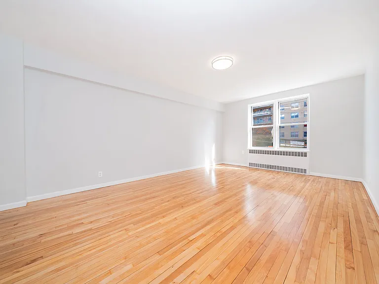 500 Kappock St #2L — Photo 2