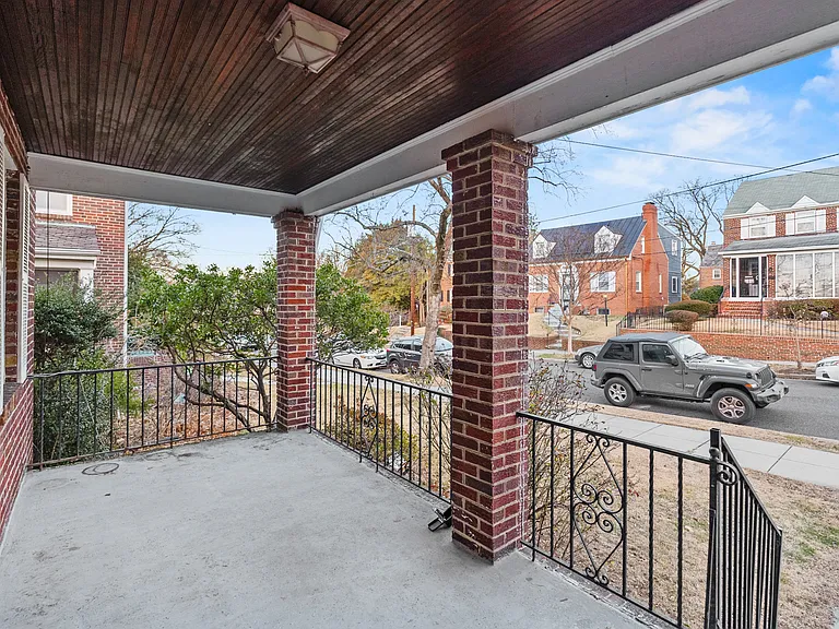 4112 18th Pl NE — Photo 41