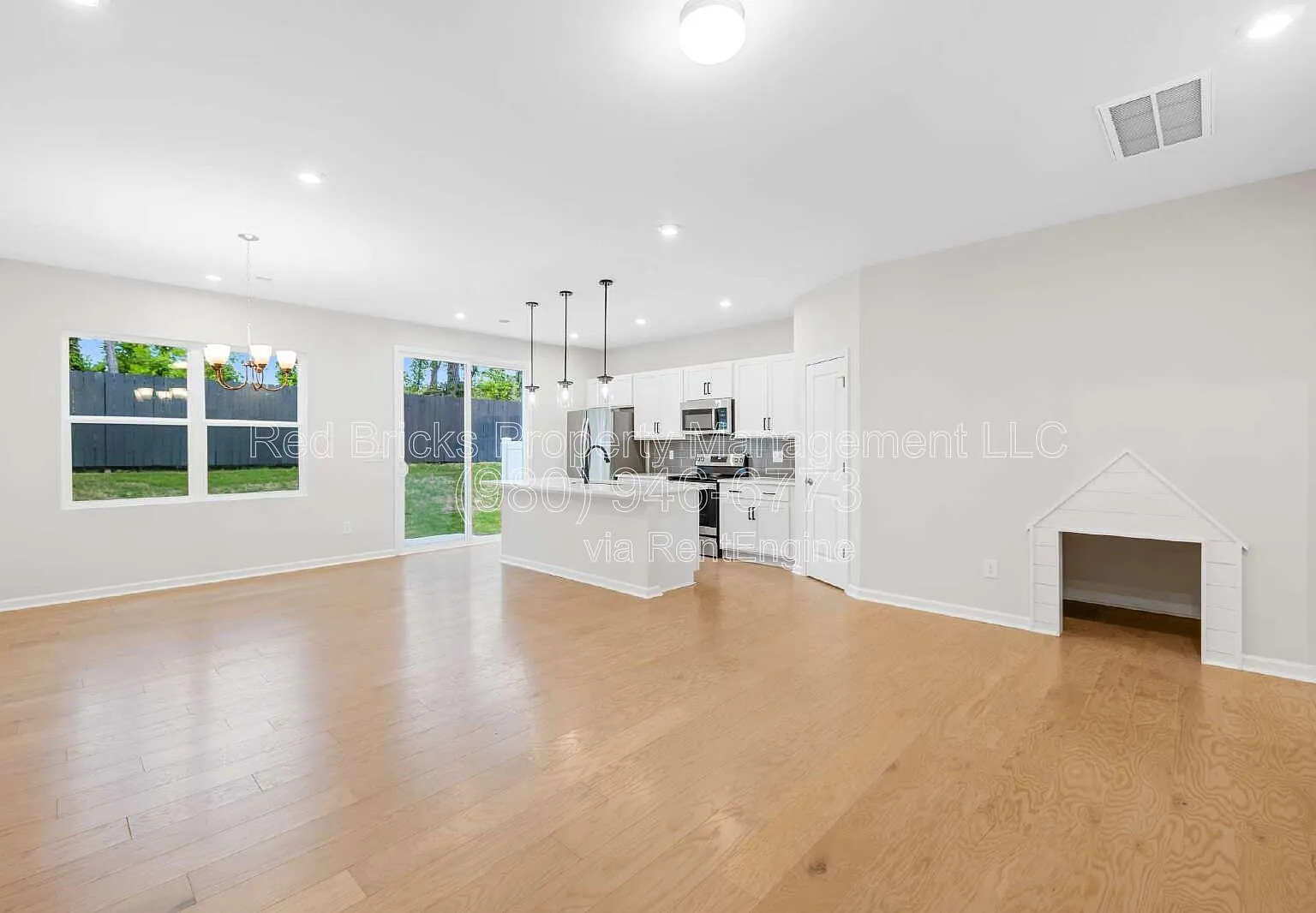 3 bed, 2.5 bath, 1625 sqft, $1,845 — Photo 3